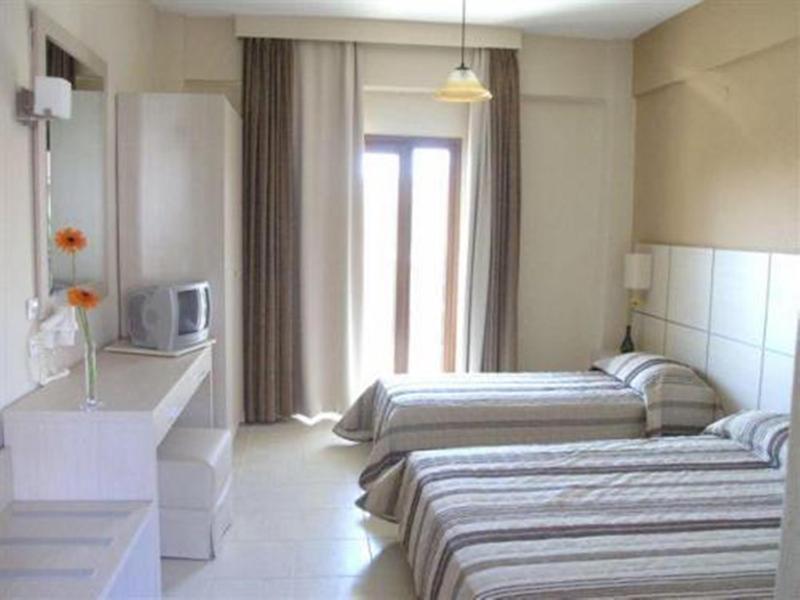 Aristotelis Hotel Fourka Esterno foto