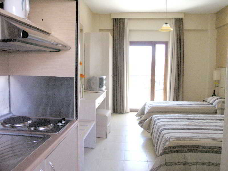 Aristotelis Hotel Fourka Esterno foto