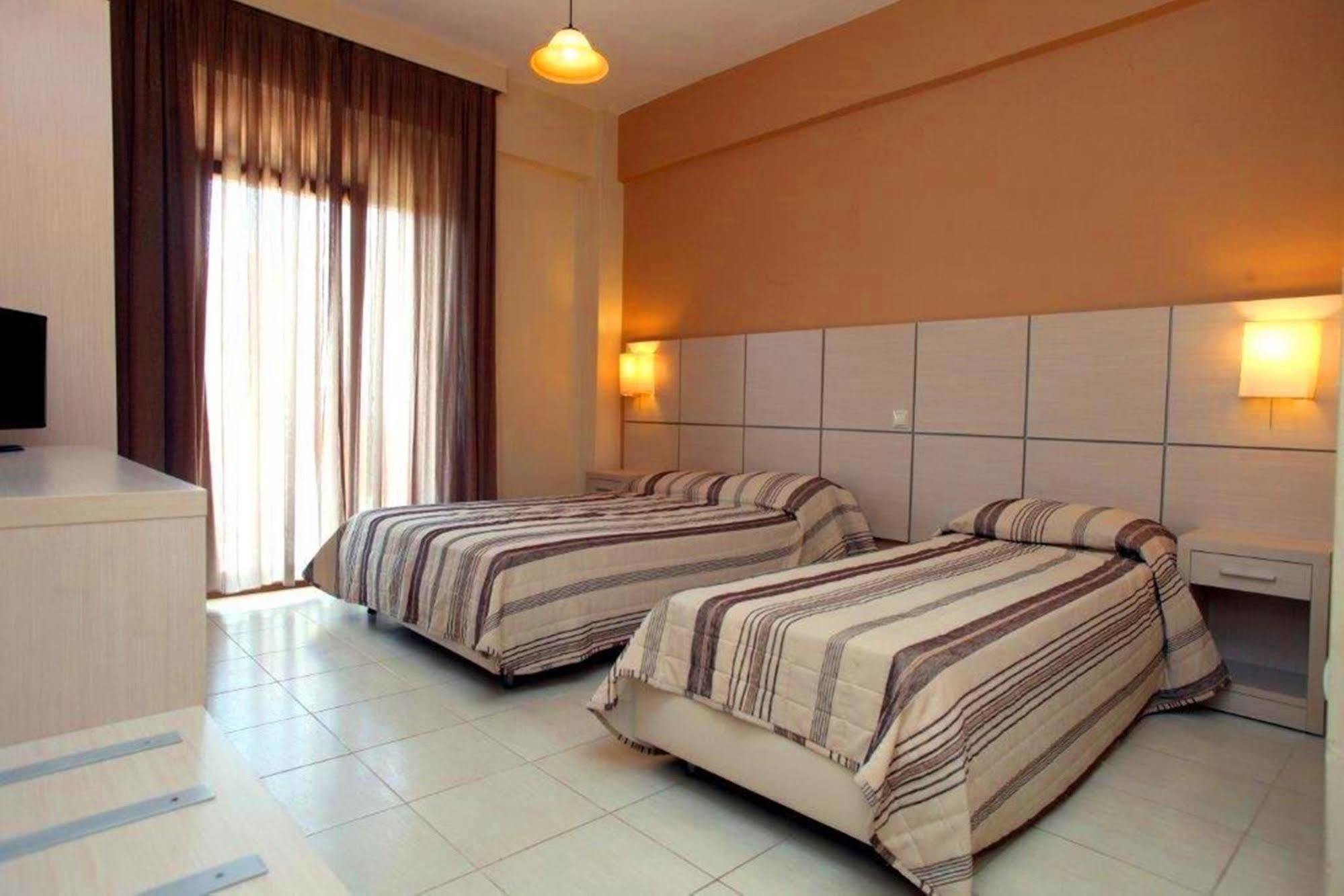 Aristotelis Hotel Fourka Esterno foto