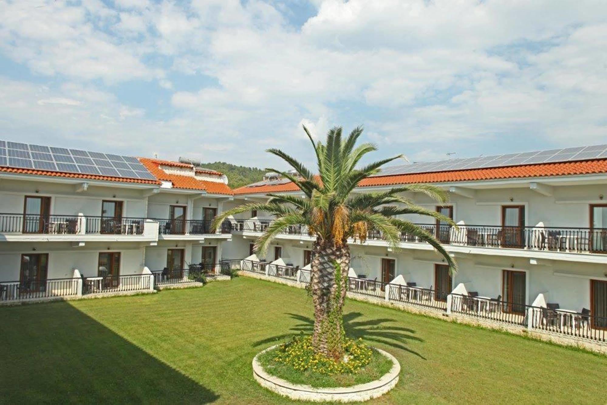 Aristotelis Hotel Fourka Esterno foto