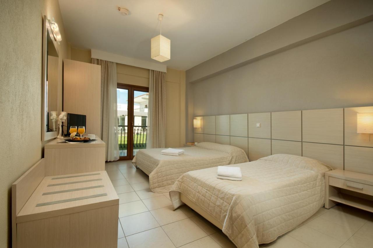 Aristotelis Hotel Fourka Esterno foto